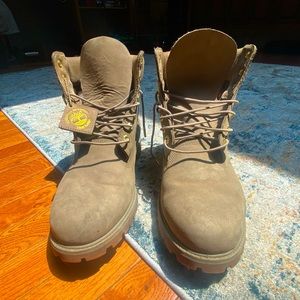 Army green/ tan Timberland boots - size 13